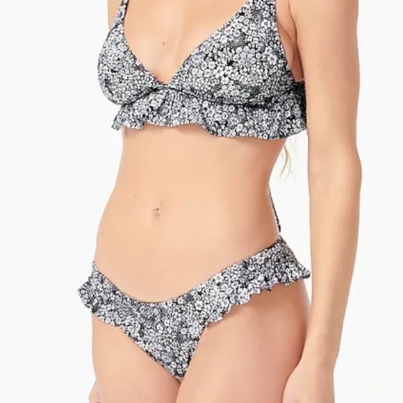 Nwt J Crew French Terry Ruffle Bikini Bottoms in Valley Floral, Size 2X - Picture 3 of 16